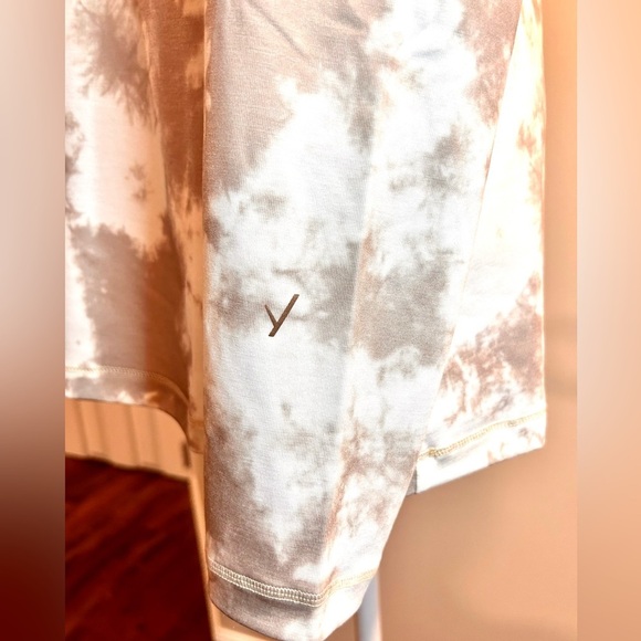 INDYEVA MATARA KNIT TURTLENECK | NWT | WHITE & GRAY TYE DYE PRINT - Picture 6 of 9